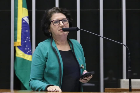 Deputada Lenir de Assis participa da inauguração da Agroindústria de Grãos Agroecológicos, do assentamento Eli Vive