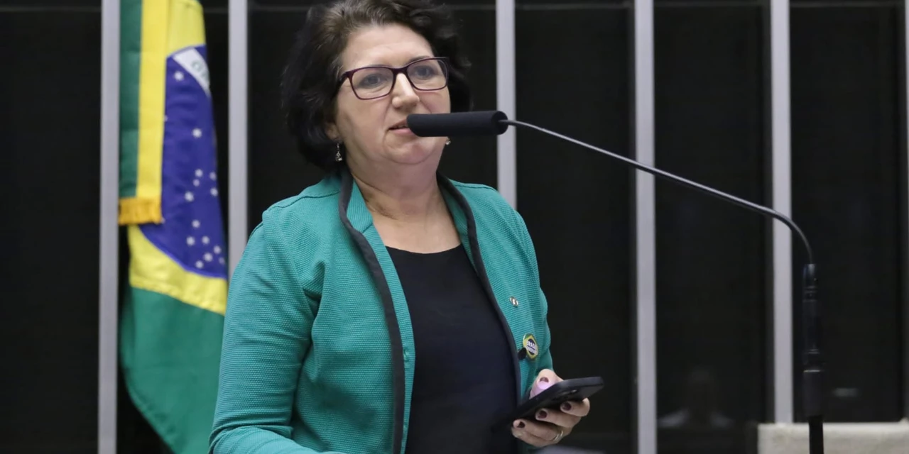 Deputada Lenir de Assis participa da inauguração da Agroindústria de Grãos Agroecológicos, do assentamento Eli Vive