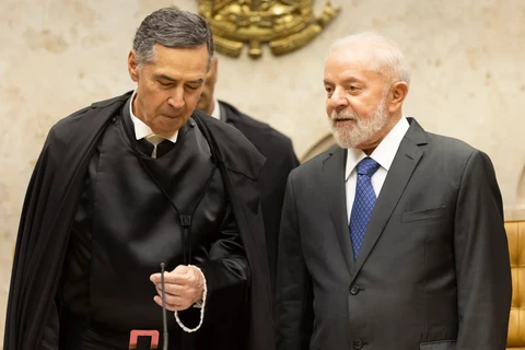 Lula assina aposentadoria de Luís Roberto Barroso do STF; ministro deixa o cargo no sábado