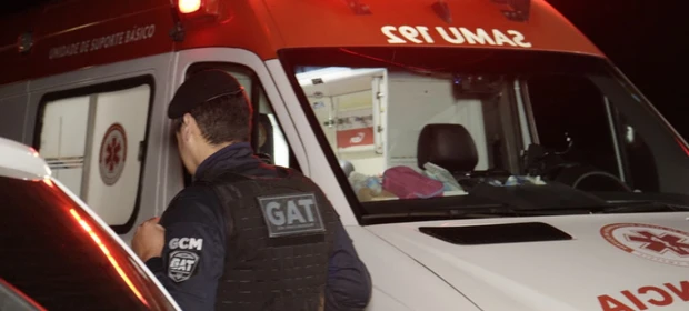 Fotos: Homem é agredido com facão e martelo na Souza Naves