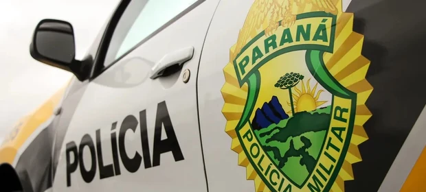 Homem volta de viagem, descobre que teve casa arrombada e encontra itens furtados em residência vizinha