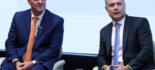 Ministros Carlos Fávaro e Renan Filho realizam entrega de máquinas agrícolas em Alagoas