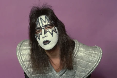Ace Frehley, guitarrista do Kiss, morre aos 74 anos