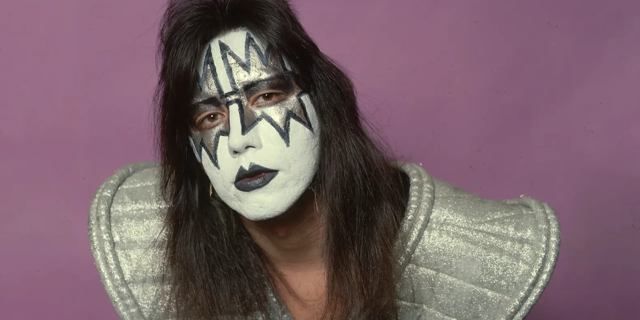 Ace Frehley, guitarrista do Kiss, morre aos 74 anos