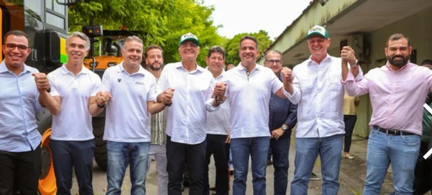 Ministros Fávaro e Renan Filho entregam máquinas agrícolas a 26 municípios de Alagoas pelo Promaq