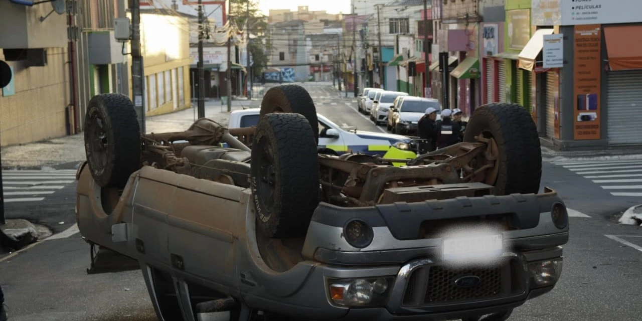 Ranger capota no Centro após ser atingida por Logan