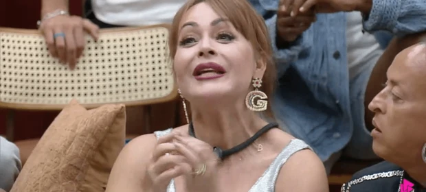 Gaby Spanic agride colega ao vivo e pede para sair de 'A Fazenda' na Record