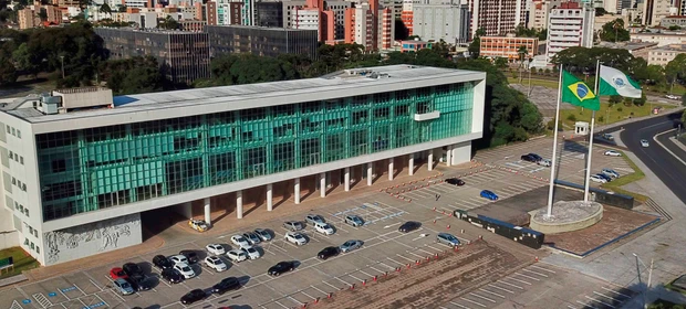 Paraná convoca 572 novos servidores públicos para reforçar o atendimento à população