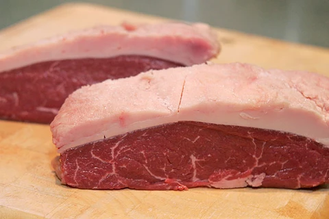 Mulher é flagrada furtando picanha em mercado de Palmeira