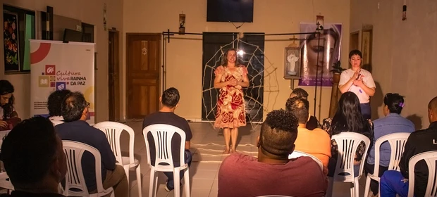 Projeto leva teatro a comunidade terapêutica de Carambeí