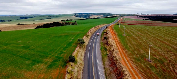 Obras nos Campos Gerais: EPR inicia recuperação profunda da PR-151 e outras rodovias