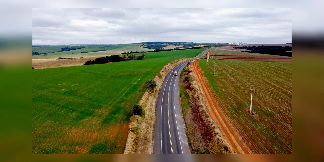 Obras nos Campos Gerais: EPR inicia recuperação profunda da PR-151 e outras rodovias