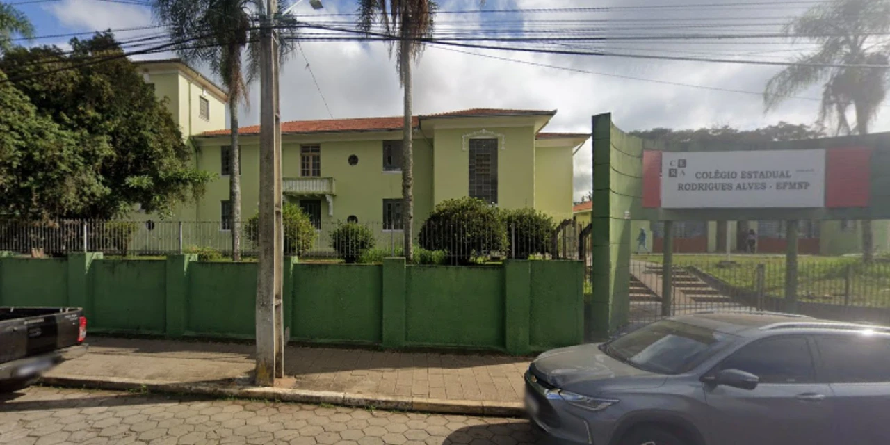 Jaguariaíva recebe mais de R$ 213 mil para reforma de colégio estadual