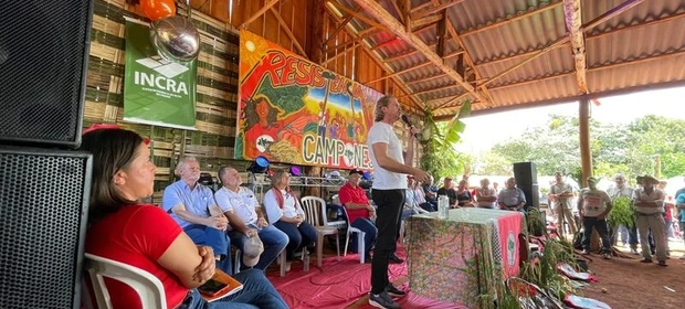Famílias de assentamento rurais no Paraná comemoram avanço no processo de titulação das terras
