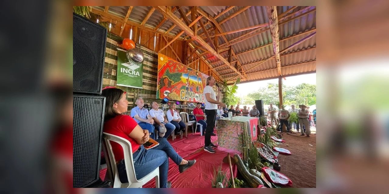 Famílias de assentamento rurais no Paraná comemoram avanço no processo de titulação das terras