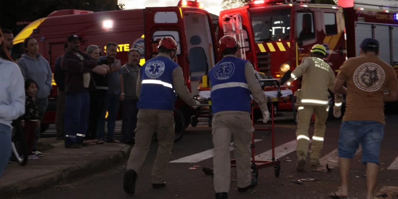 Colisão grave na 'Cipa' envolve três veículos e deixa motociclista em estado grave