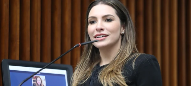 “Inglês nas escolas municipais é um sonho de anos”, afirma deputada Maria Victoria