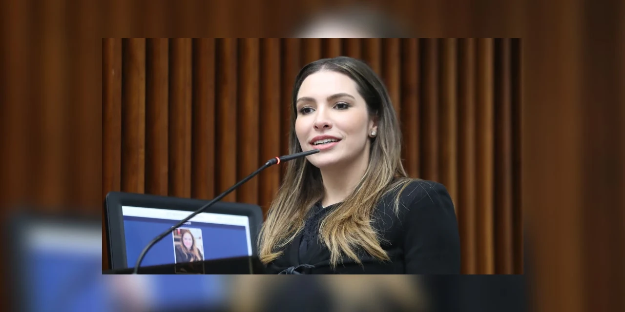 “Inglês nas escolas municipais é um sonho de anos”, afirma deputada Maria Victoria