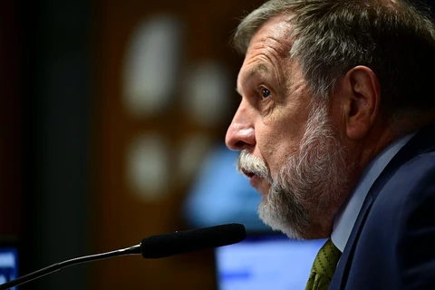 Flávio Arns pede suspensão de decreto do governo federal sobre educação especial