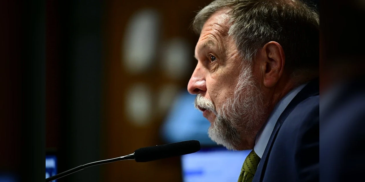 Flávio Arns pede suspensão de decreto do governo federal sobre educação especial