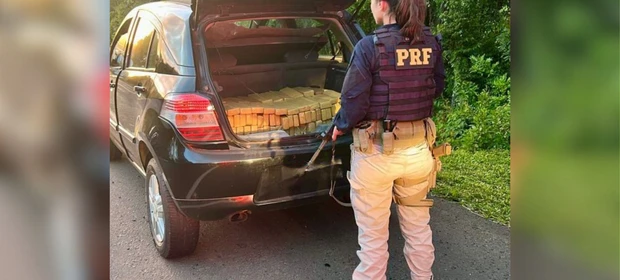 PRF apreende mais de 220 kg de maconha em rodovia da região