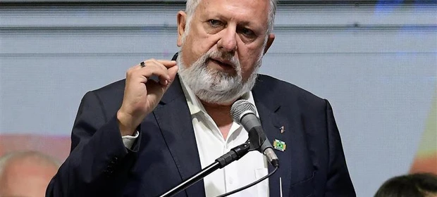 Caixa Econômica Federal anuncia cartão sem anuidade, crédito especial e benefícios para professores