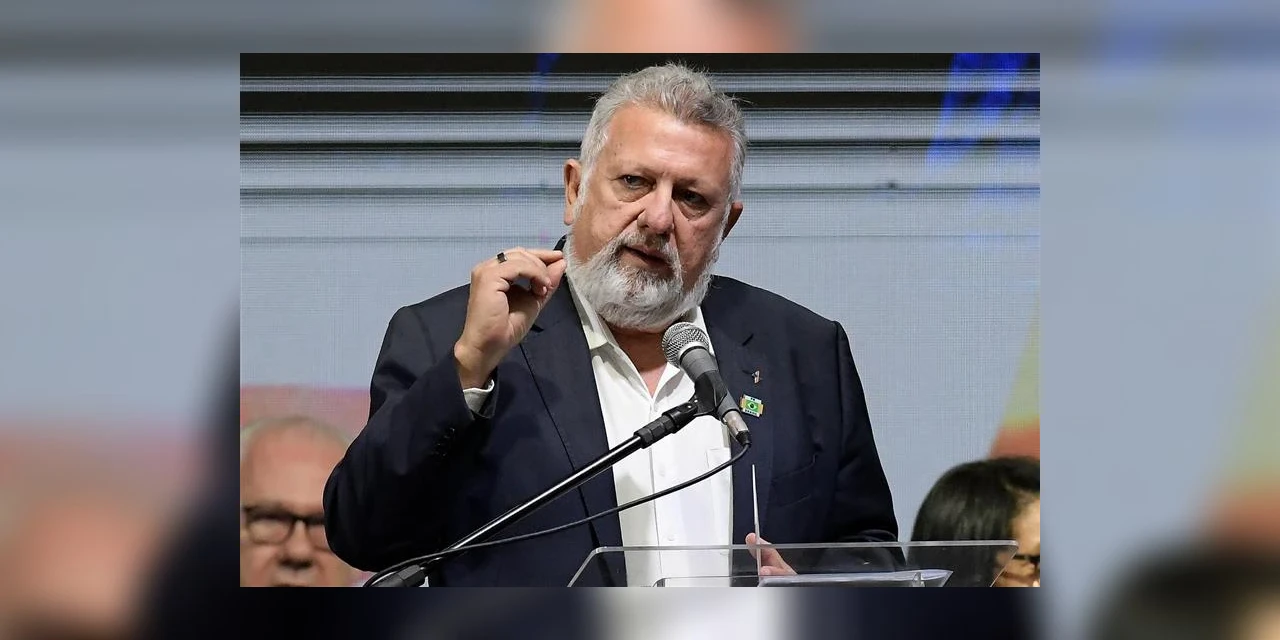 Caixa Econômica Federal anuncia cartão sem anuidade, crédito especial e benefícios para professores