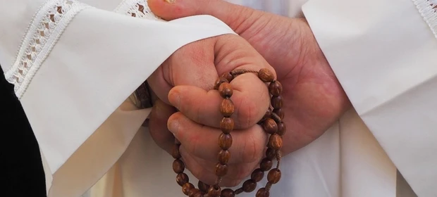 Padre é suspenso em Paranaguá após denúncia de abuso dentro de igreja; Diocese abre investigação