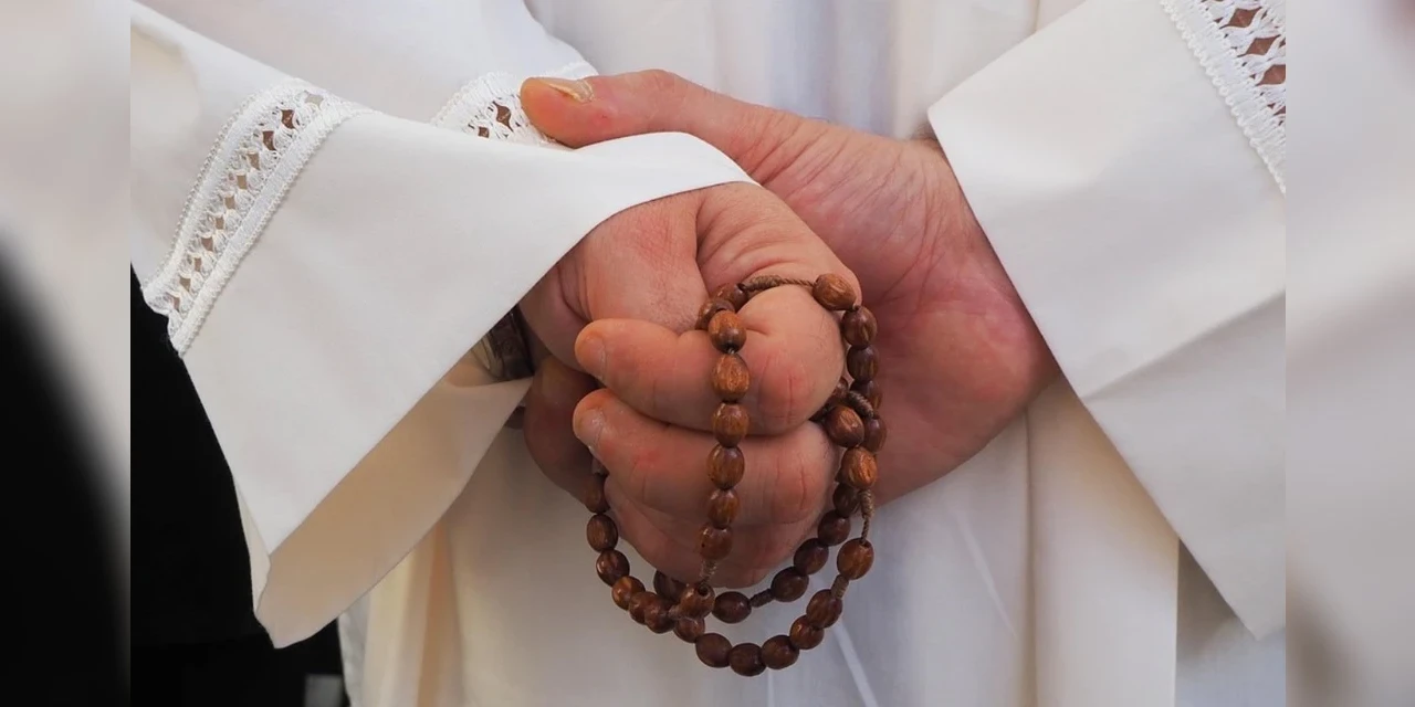 Padre é suspenso em Paranaguá após denúncia de abuso dentro de igreja; Diocese abre investigação