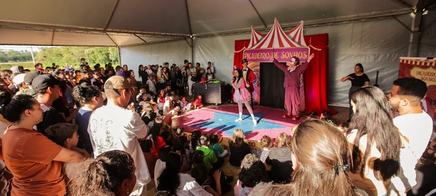 Espetáculo circense gratuito movimenta praças de Ponta Grossa neste fim de semana