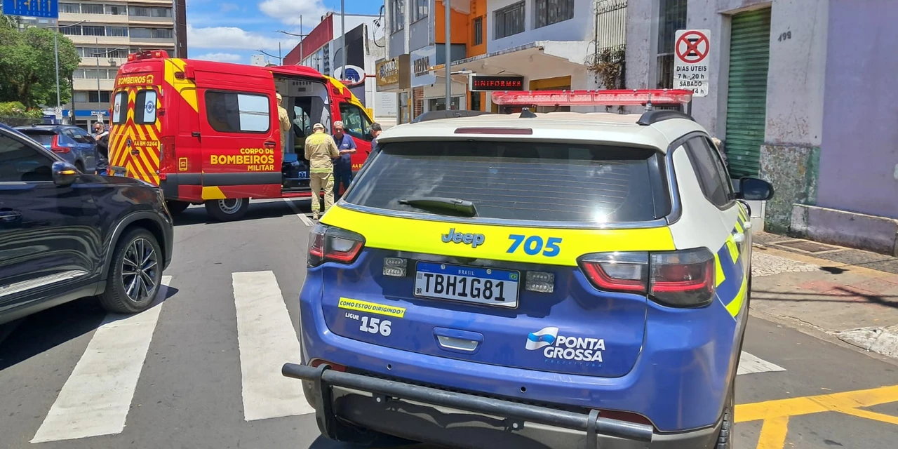 Idoso é atropelado por carro ao atravessar faixa de pedestres em Ponta Grossa