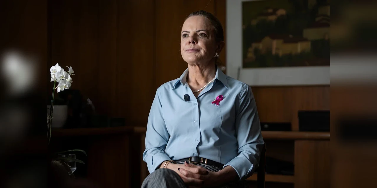 Gleisi Hoffmann reage a declarações dos filhos de Bolsonaro e acusa família de “trair o Brasil”