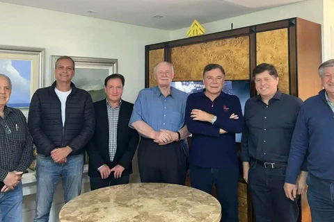 Álvaro Dias recebe convite do MDB e pode disputar eleições de 2026 pela antiga sigla