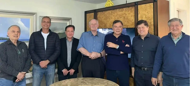 Álvaro Dias recebe convite do MDB e pode disputar eleições de 2026 pela antiga sigla