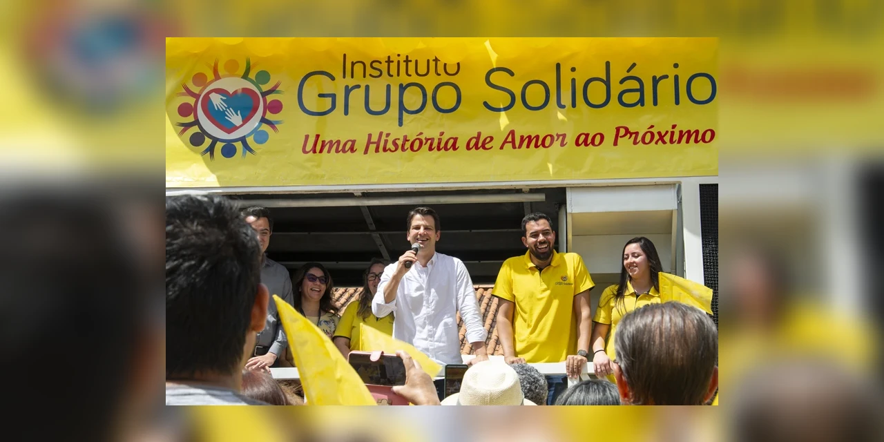 Prefeito Eduardo Pimentel participa da comemoração de 11 anos do Instituto Grupo Solidário