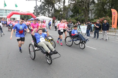 Esporte, solidariedade e saúde marcam a 1ª Corrida de Rua da Assembleia Legislativa do Paraná