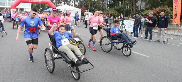 Esporte, solidariedade e saúde marcam a 1ª Corrida de Rua da Assembleia Legislativa do Paraná