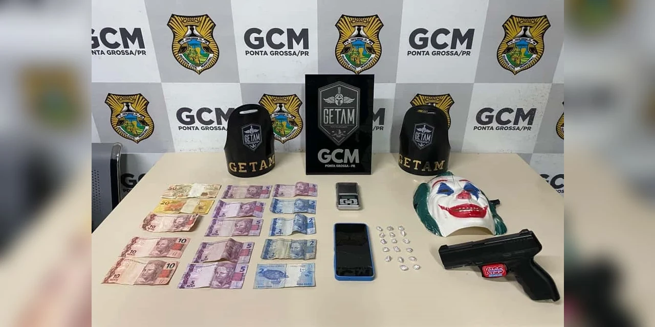 Adolescente joga lata com pedras de crack em telhado e acaba detido pela GCM em PG