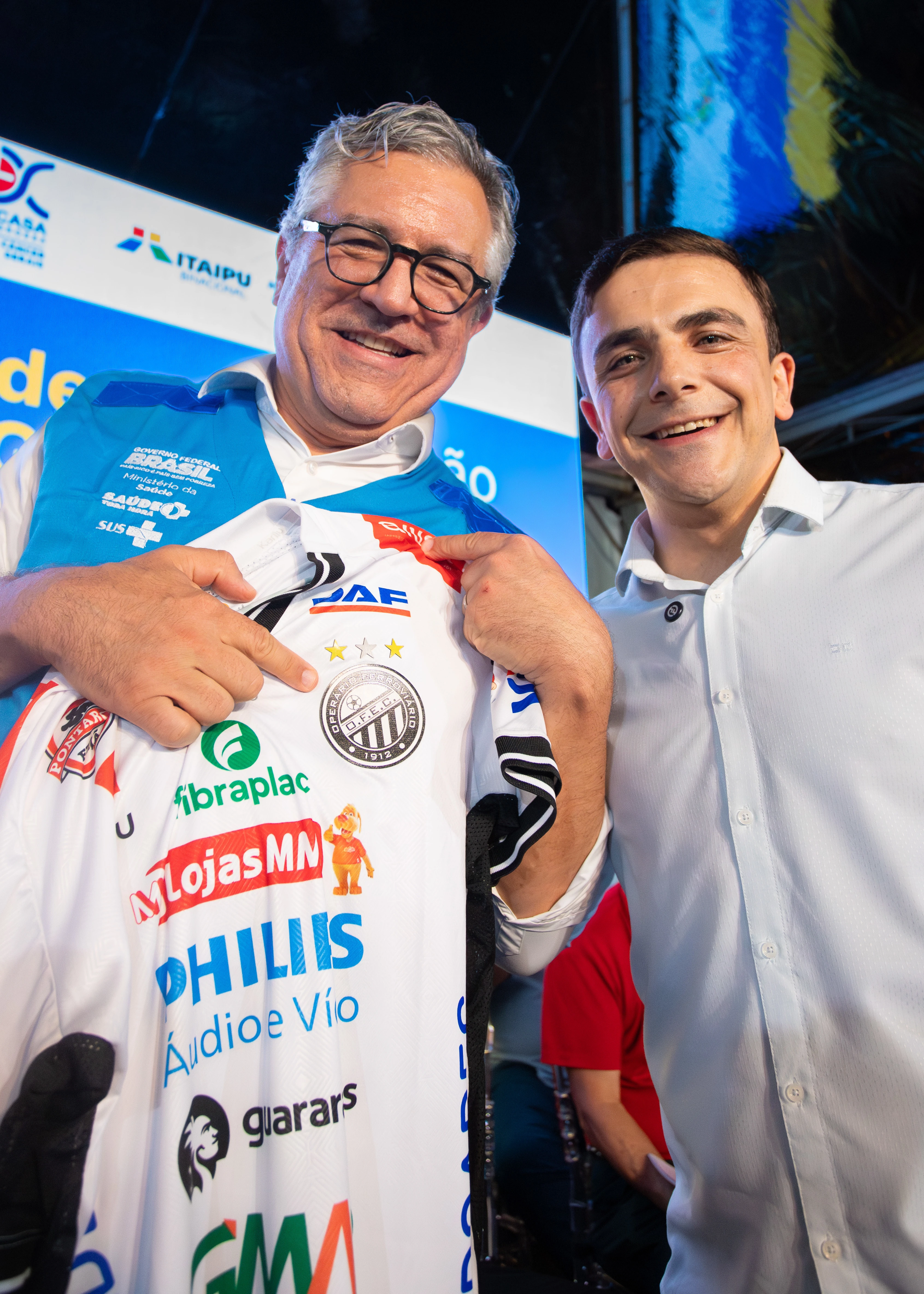 Aliel Machado e o reitor da UEPG Miguel Sanches Neto: nova torre do HU-UEPG terá 260 novos leitos, quatro centros cirúrgicos, mais de 60 leitos de UTI e ampla rede de serviços (FOTO: DIVULGAÇÃO)