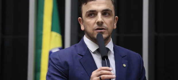 Aliel afirma que irá lutar pela revogação de decreto que altera método de aprendizado de alunos especiais