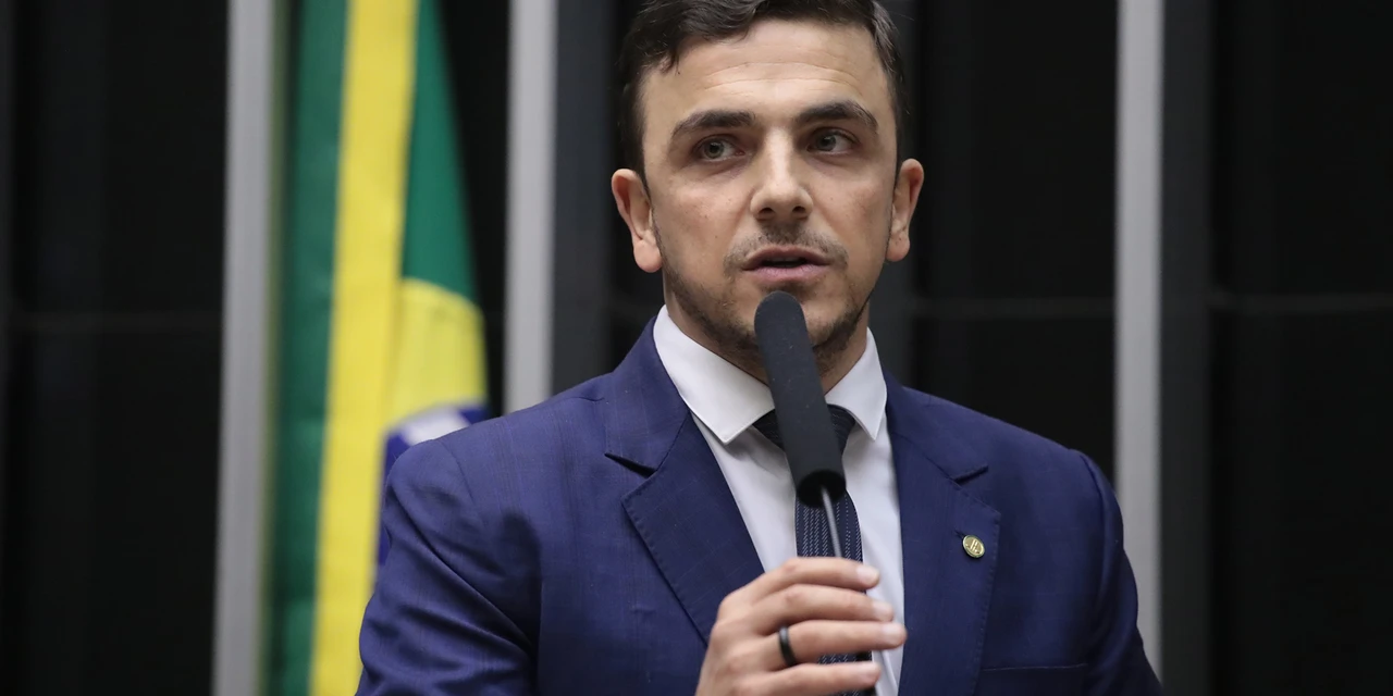 Aliel afirma que irá lutar pela revogação de decreto que altera método de aprendizado de alunos especiais