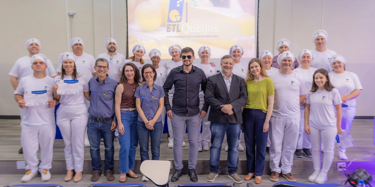 UEPG celebra formatura de nova turma de mestres queijeiros