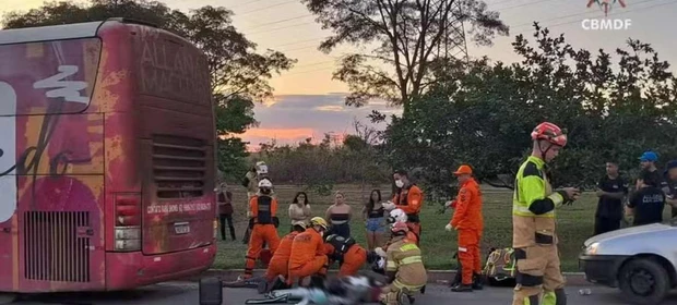 Borracheiro morre esmagado ao trocar pneu de ônibus de cantora sertaneja