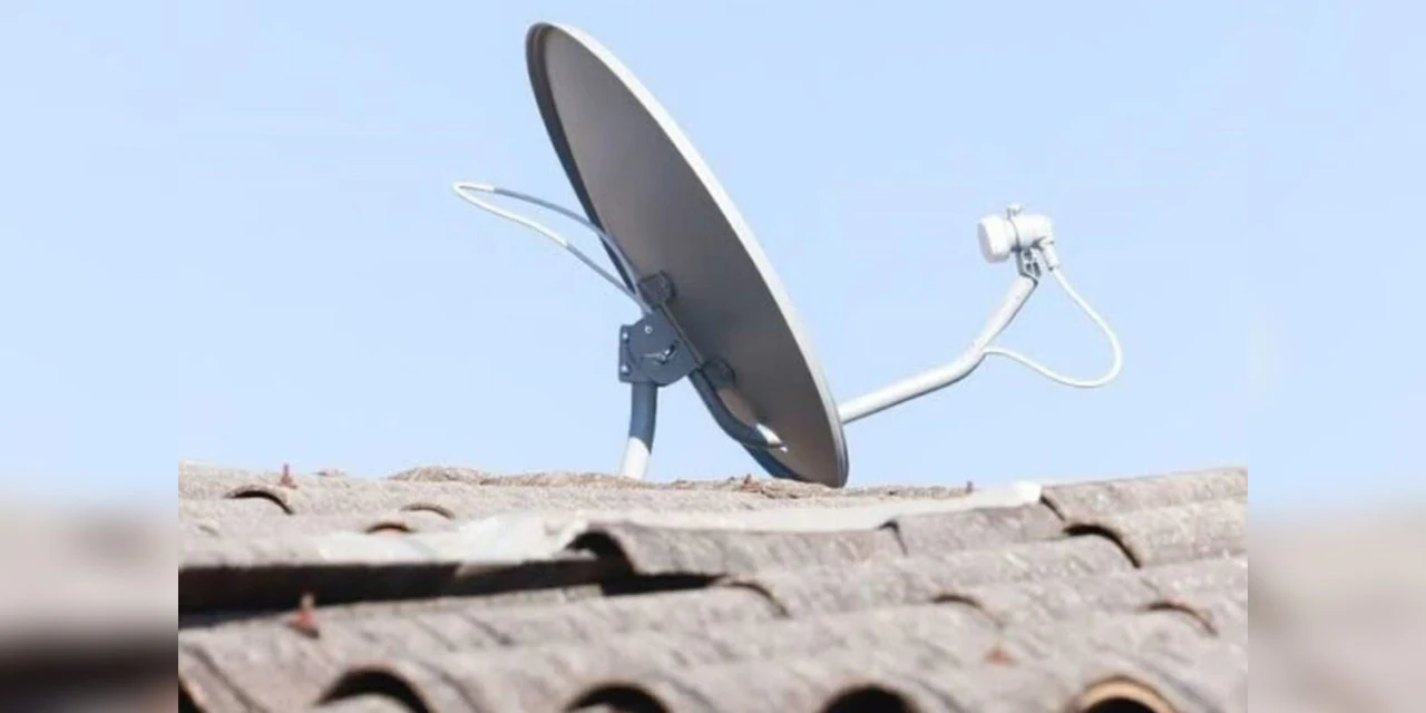 Indivíduo sobe em telhado, furta antena parabólica e PM é acionada na região