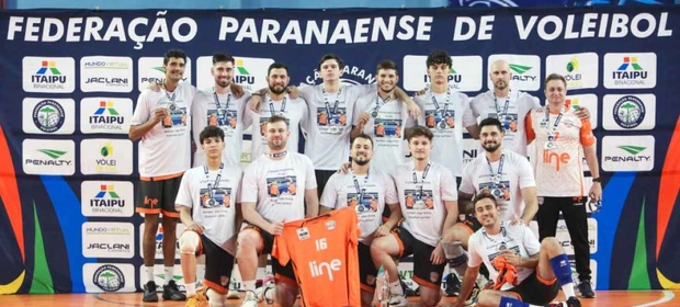 Equipe de Toledo homenageia atleta vítima de acidente durante campeonato paranaense de vôlei