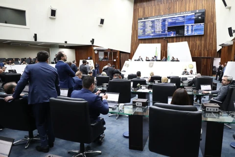 Deputados estaduais aprovam projeto que garante desconto na multa e nos juros do IPVA