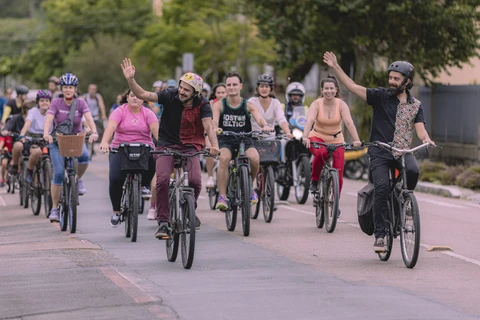 Peça do Fenata vai percorrer ruas de PG a pé e de bicicleta