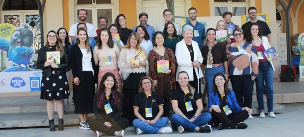Biblioteca Gralha Azul abre inscrições para concurso literário de autores paranaenses