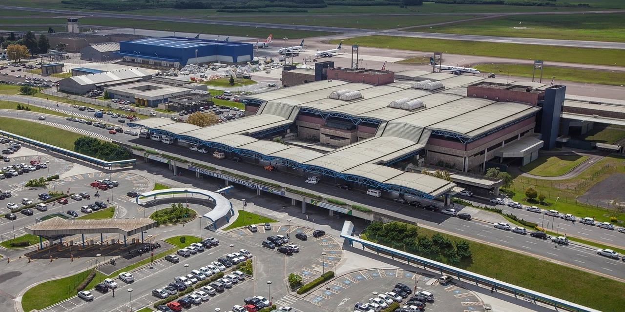 Ameaça de bomba mobiliza Polícia Federal no Aeroporto Afonso Pena na RMC