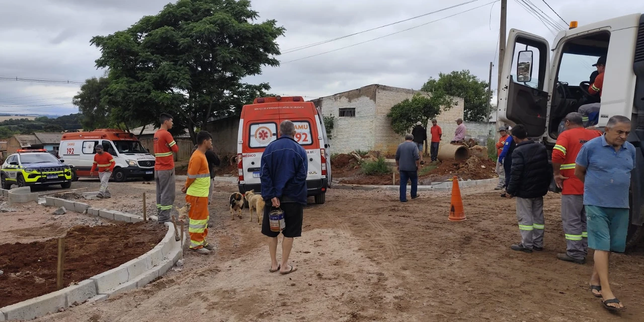 Motociclista fica gravemente ferido em colisão com caminhão em PG
